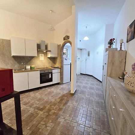Hosting Flats Guesthouse روما المظهر الخارجي الصورة