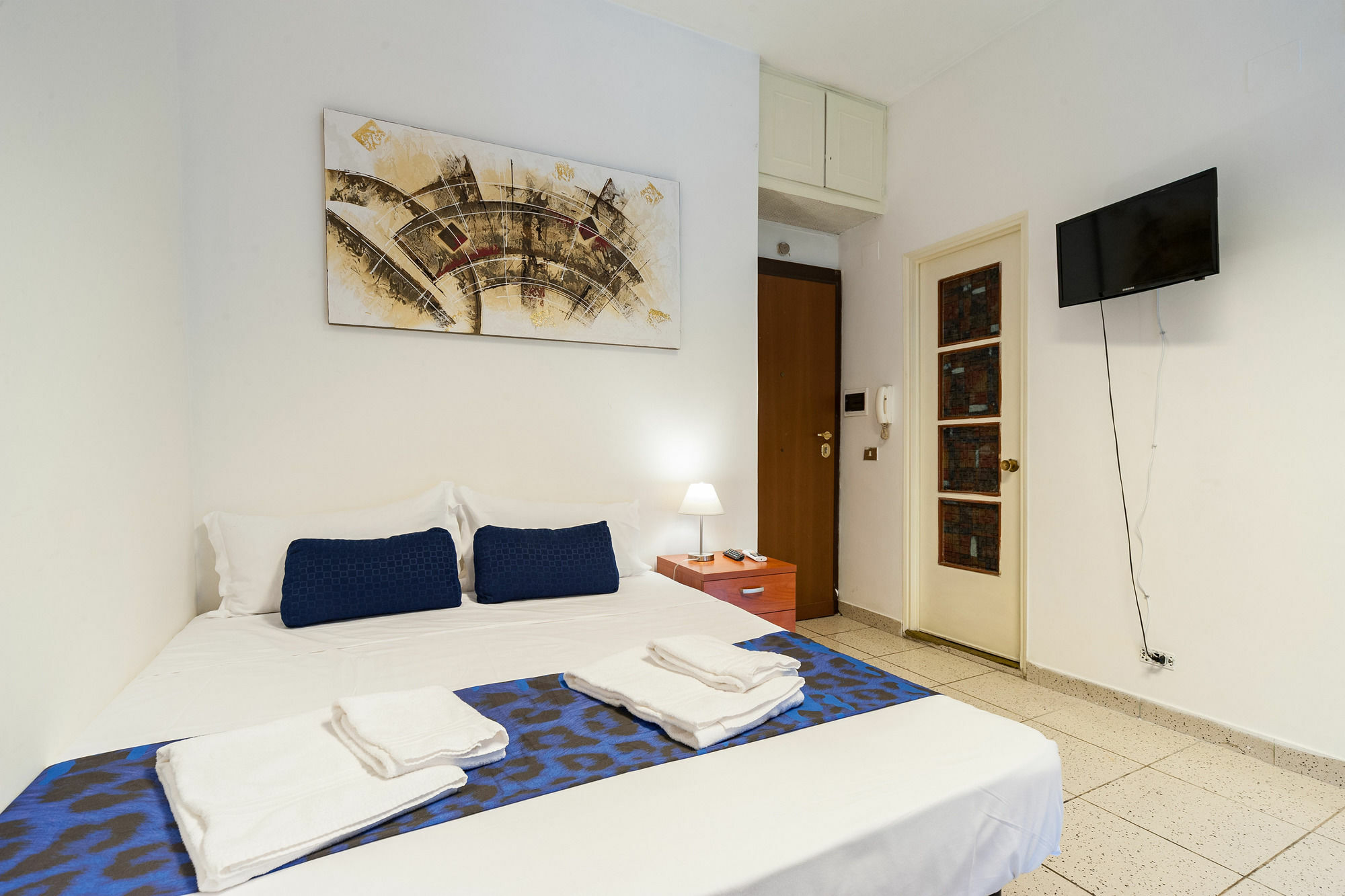 Hosting Flats Guesthouse روما المظهر الخارجي الصورة